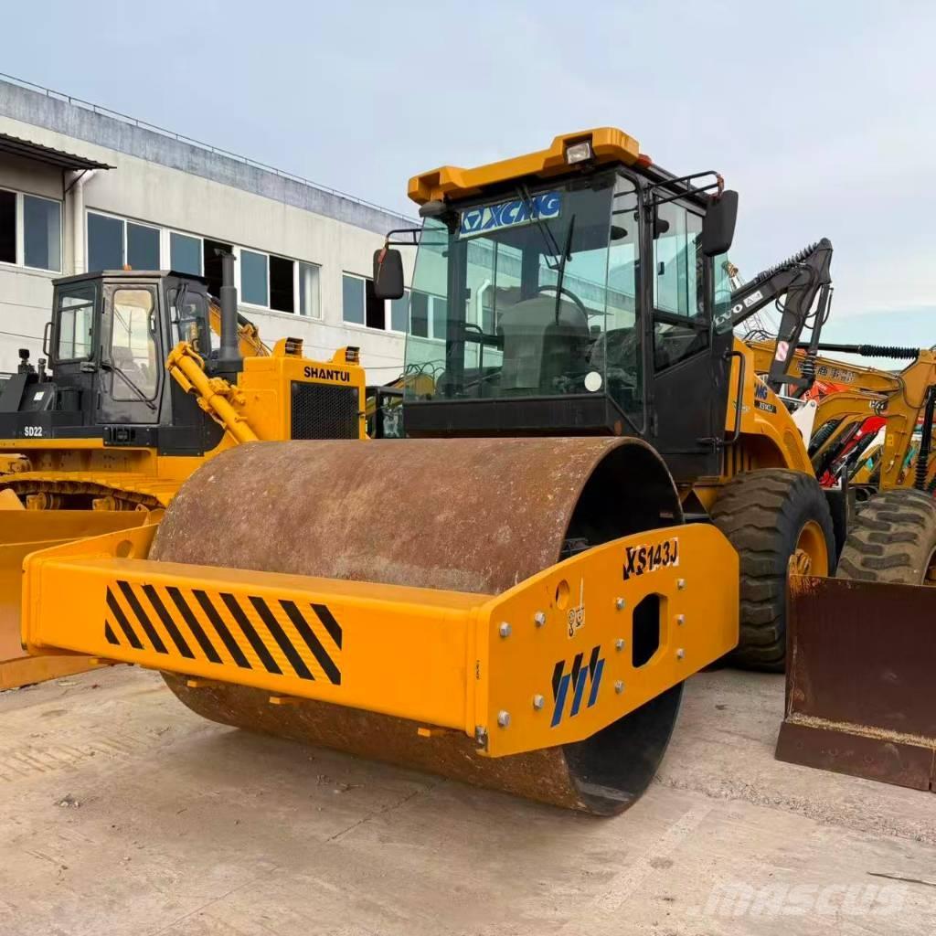 XCMG XS 143 J Egydobos hengerek