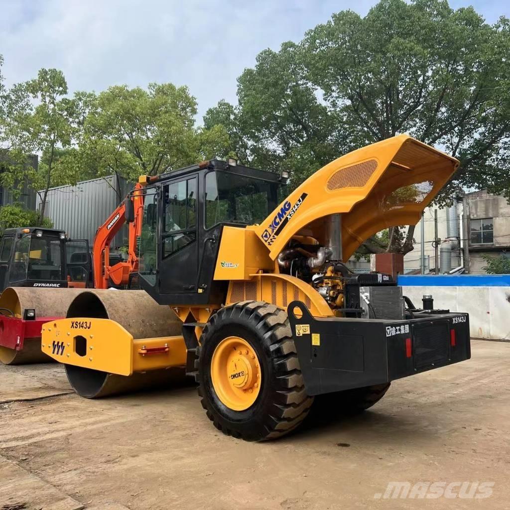 XCMG XS 143 J Egydobos hengerek