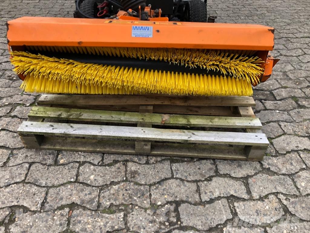 Iseki KL 110 Úttakarító gépek