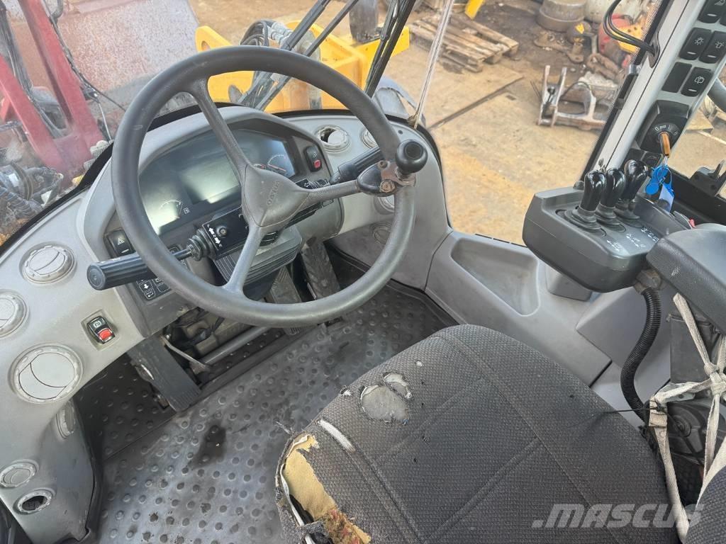 Volvo L 120 G Gumikerekes homlokrakodók