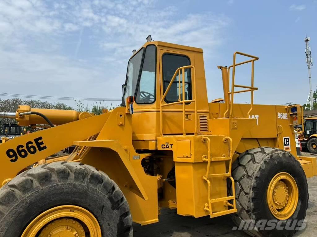 CAT 950E Gumikerekes homlokrakodók