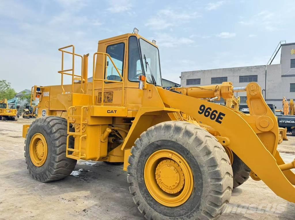 CAT 950E Gumikerekes homlokrakodók