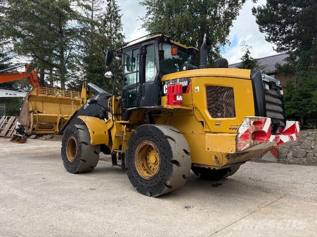 CAT 938 M Gumikerekes homlokrakodók
