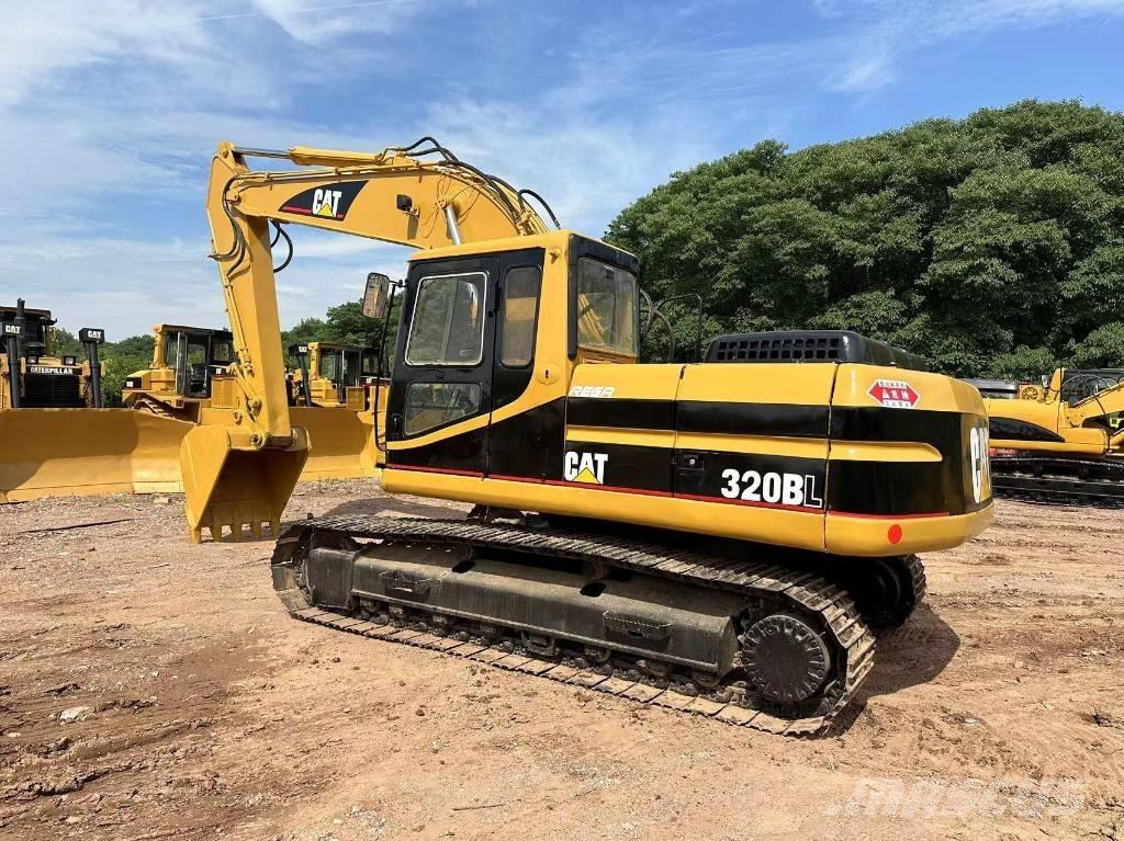 CAT 320 B Lánctalpas kotrók