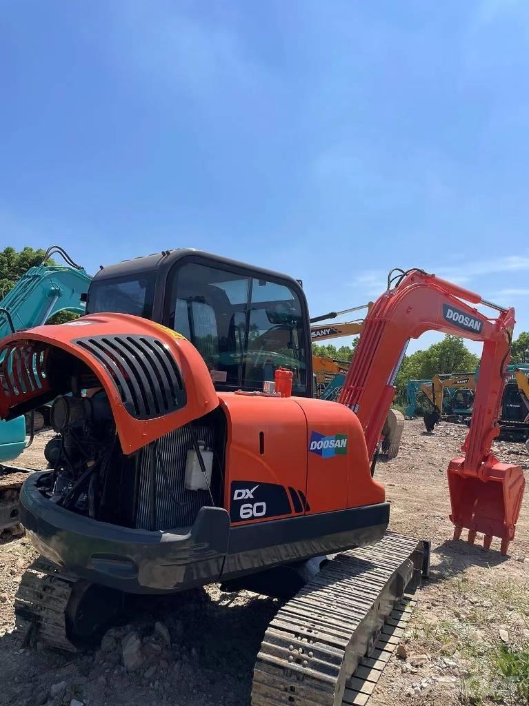 Doosan DX60 Lánctalpas kotrók