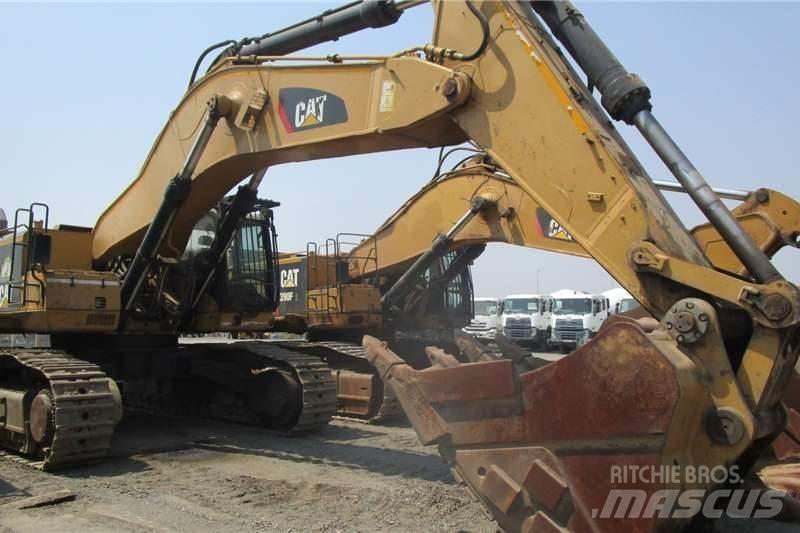 CAT 385C Mini kotrók < 7t