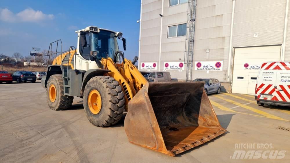 Liebherr 556 Gumikerekes homlokrakodók