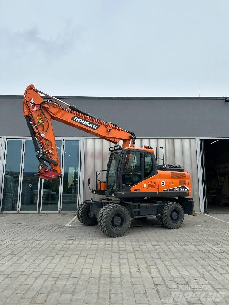 Doosan DX 190 W-7 Gumikerekes kotrók