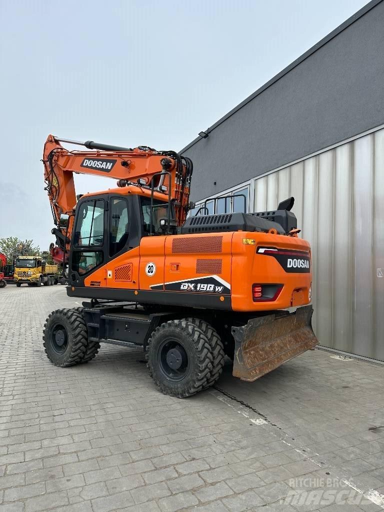 Doosan DX 190 W-7 Gumikerekes kotrók
