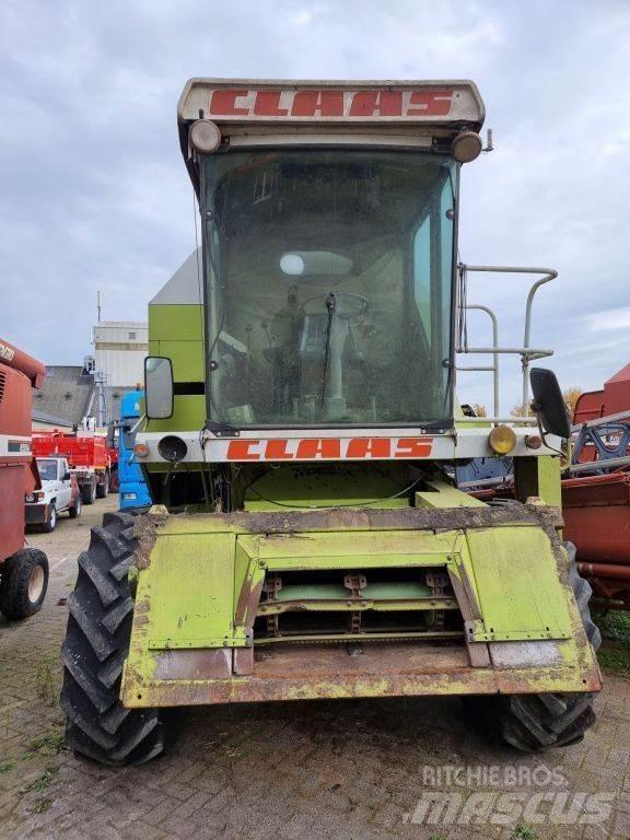 CLAAS 68s Kombájnok