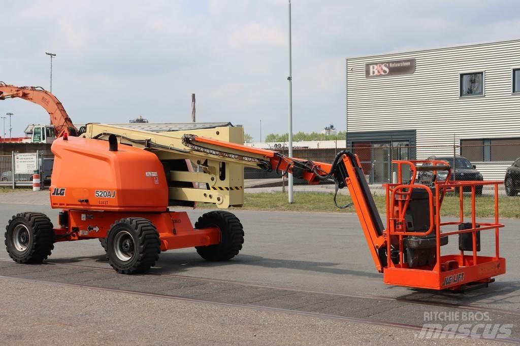 JLG 520AJ Karos emelők