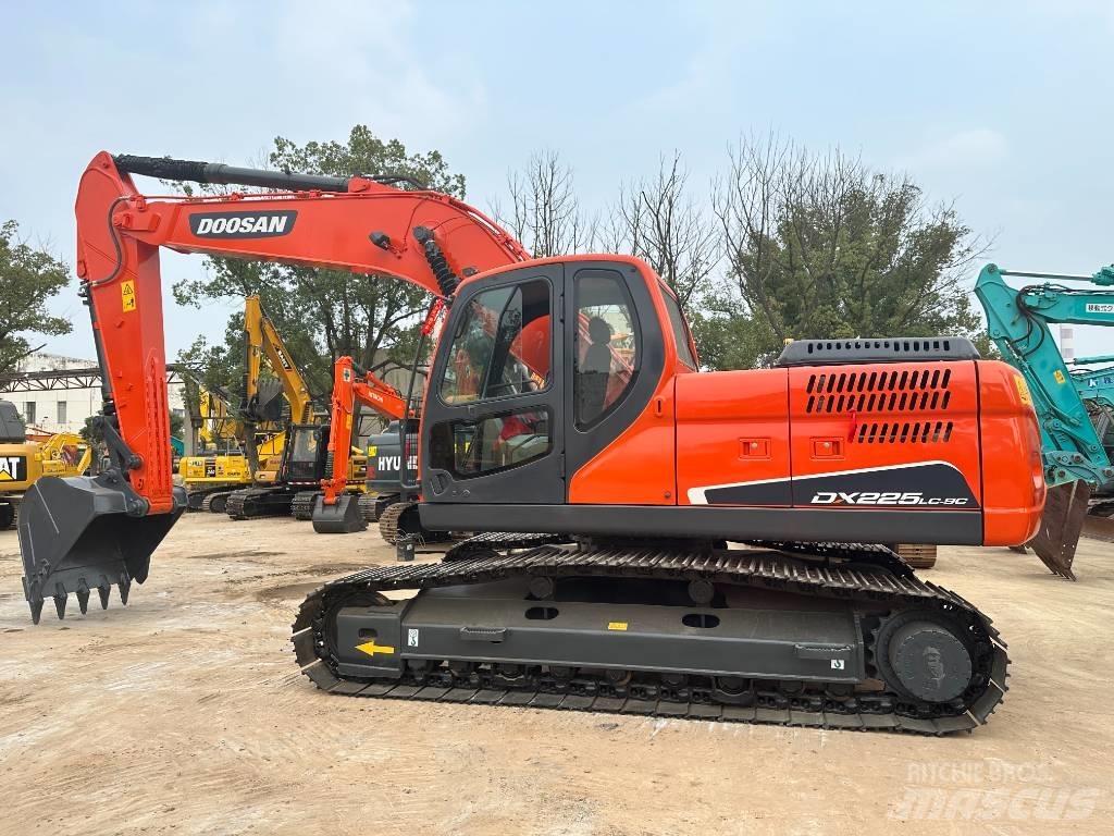 Doosan DX 225 LC-9 Lánctalpas kotrók