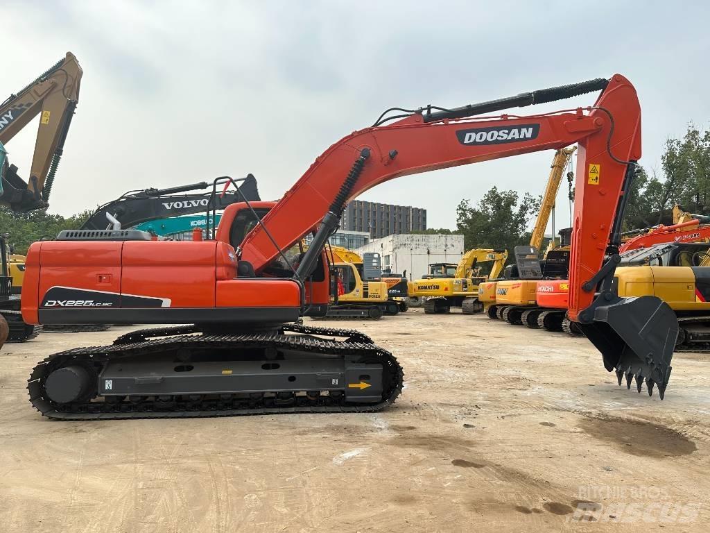 Doosan DX 225 LC-9 Lánctalpas kotrók