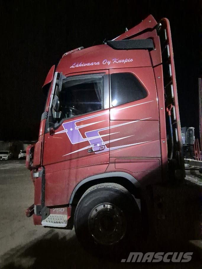 Volvo FH16 750 8x4 Rönkszállító teherautók