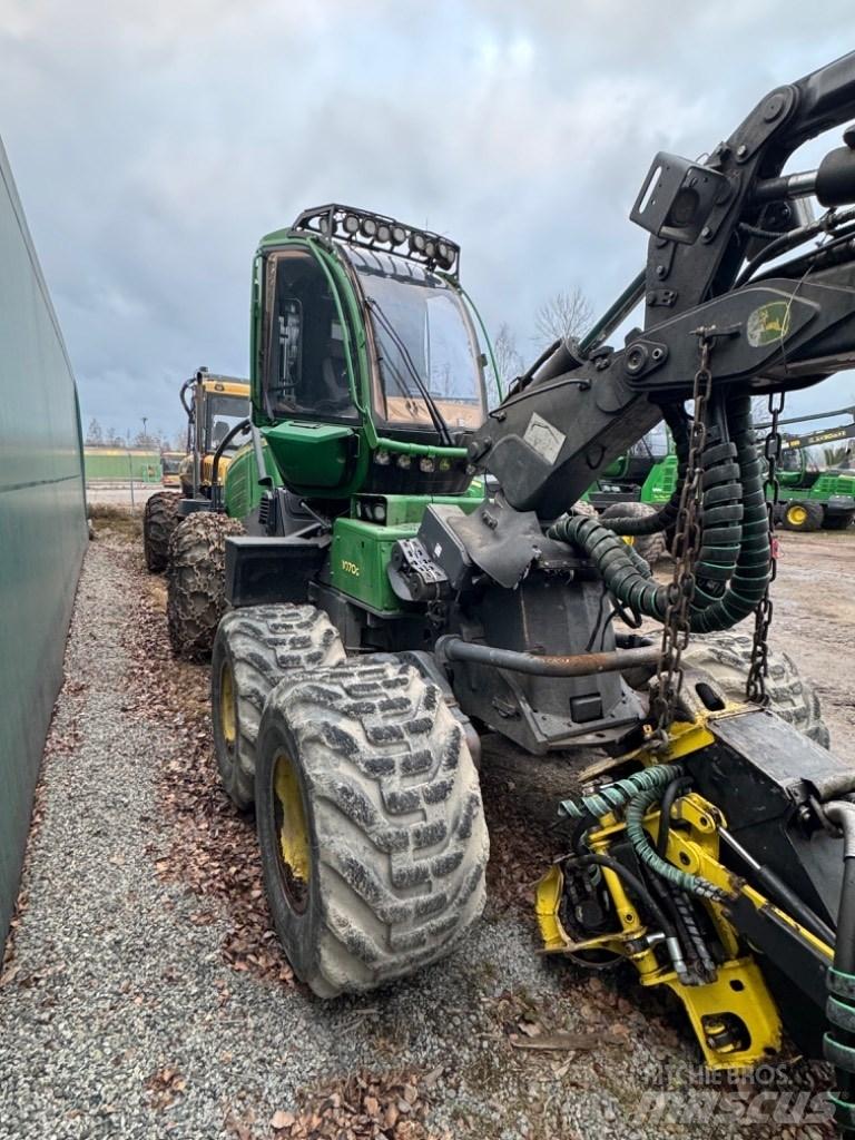 John Deere 1070G Betakarítók