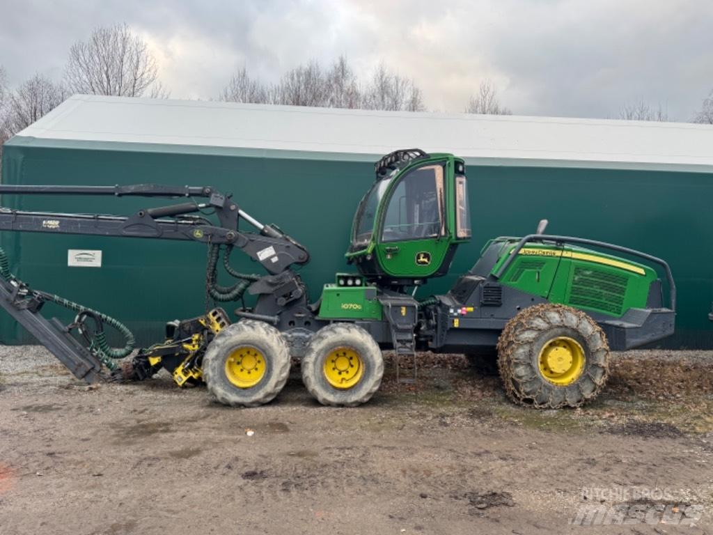 John Deere 1070G Betakarítók