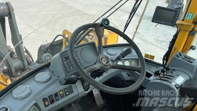 Volvo L 90 Gumikerekes homlokrakodók