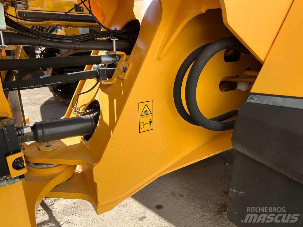 Volvo L180H Gumikerekes homlokrakodók