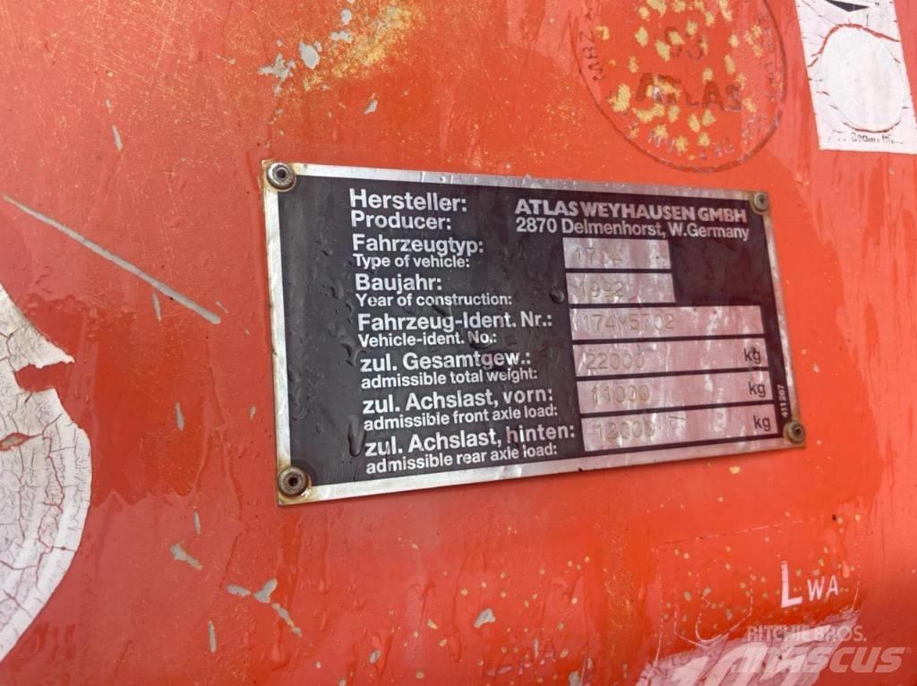 Atlas 1704 Gumikerekes kotrók