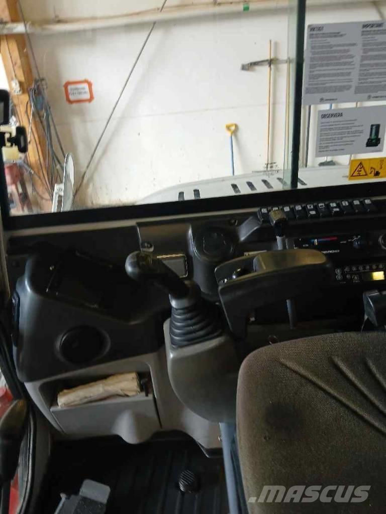 Takeuchi TB 260 Mini kotrók < 7t