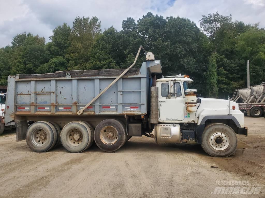 Mack RD688s Billenő teherautók
