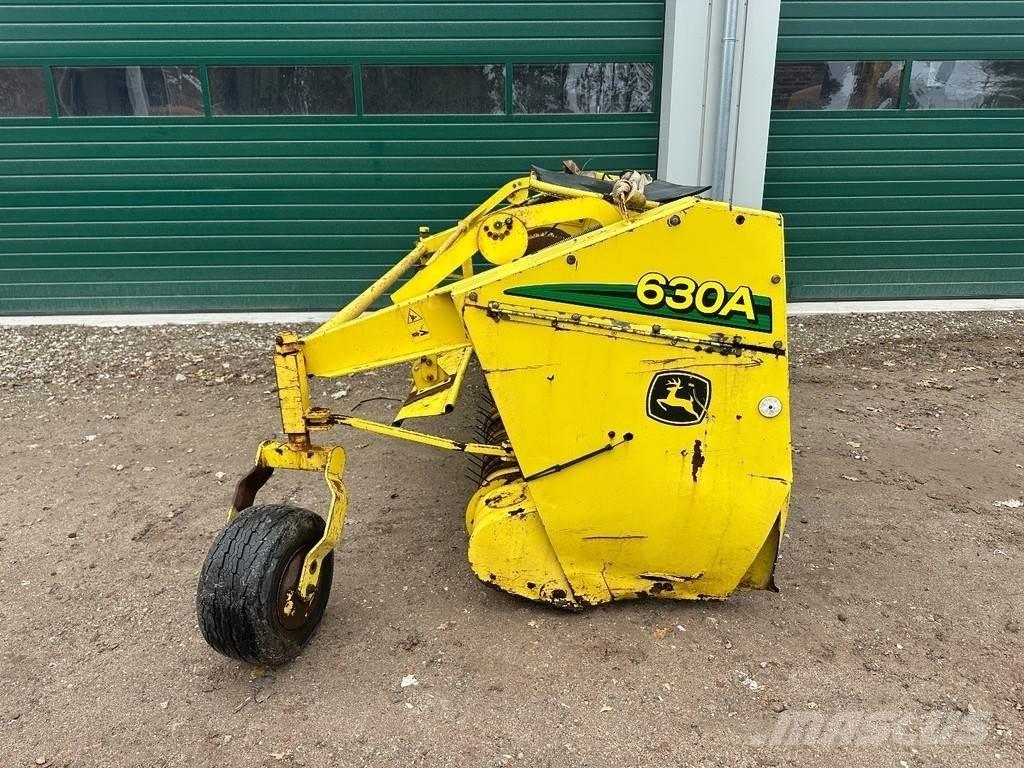 John Deere 630 A Szecskázók
