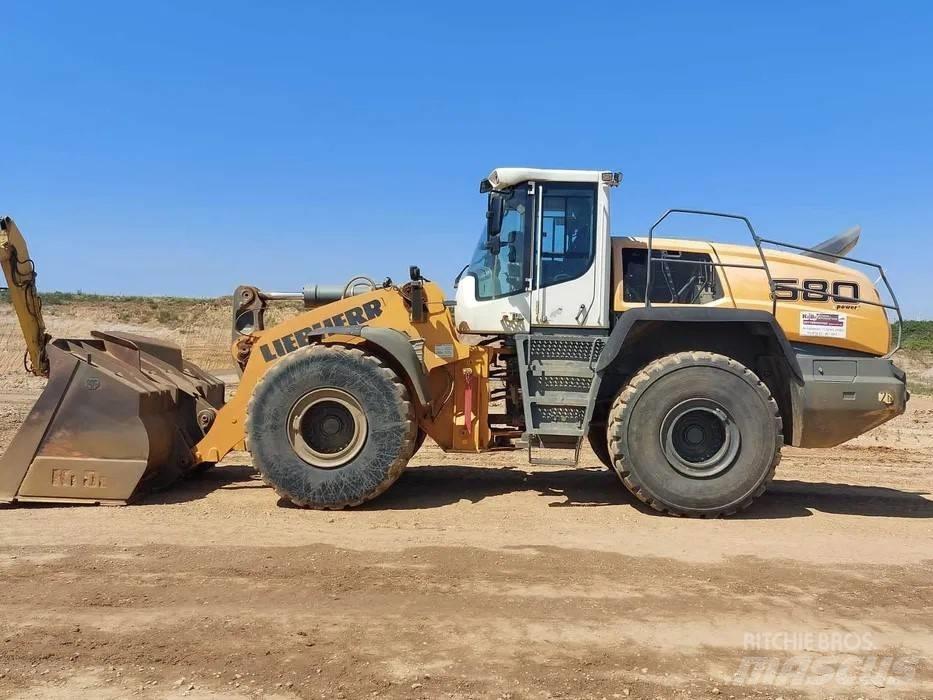 Liebherr L 580 Gumikerekes homlokrakodók