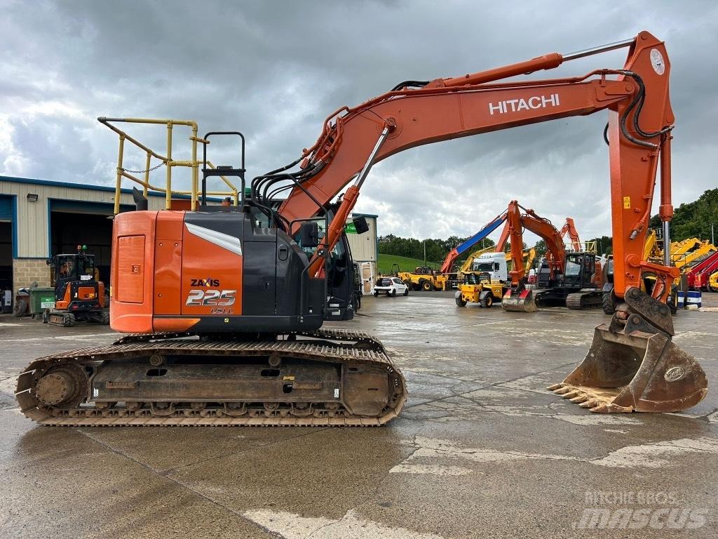 Hitachi ZX225 USLC-7 Lánctalpas kotrók