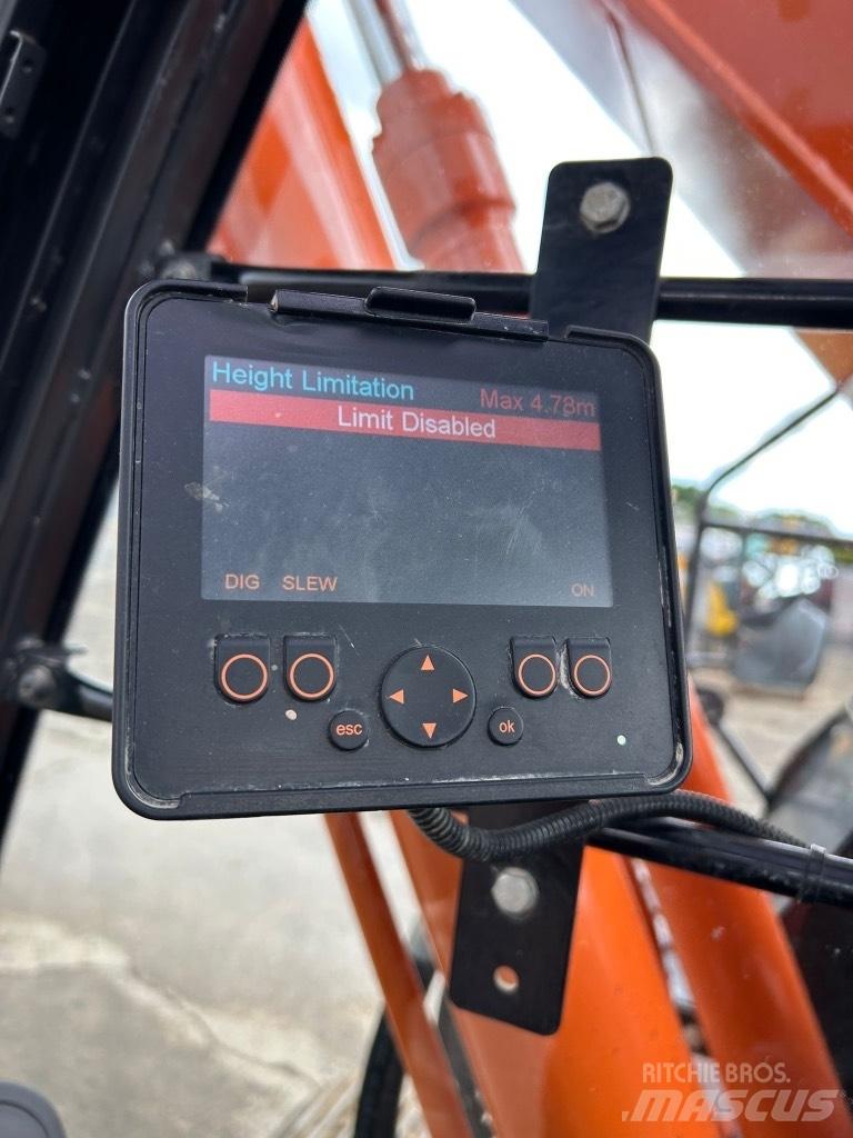 Hitachi ZX225 USLC-7 Lánctalpas kotrók