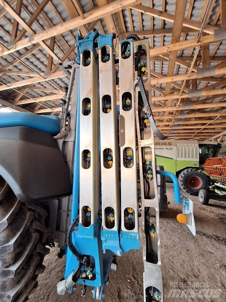 Lemken Vega 12/4000 Vontatott trágyaszórók