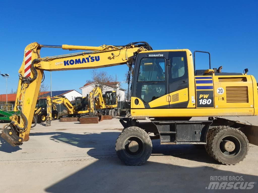 Komatsu PW180-11 Gumikerekes kotrók