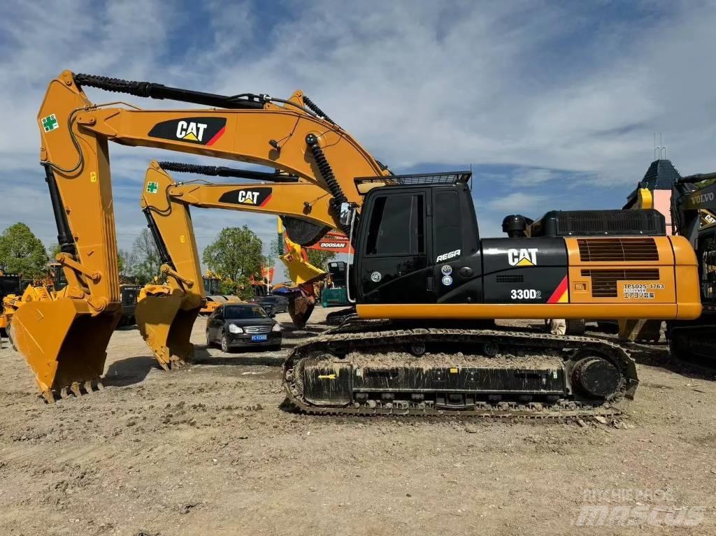 CAT 330 D2 Közepes (midi) kotrók 7 t - 12 t