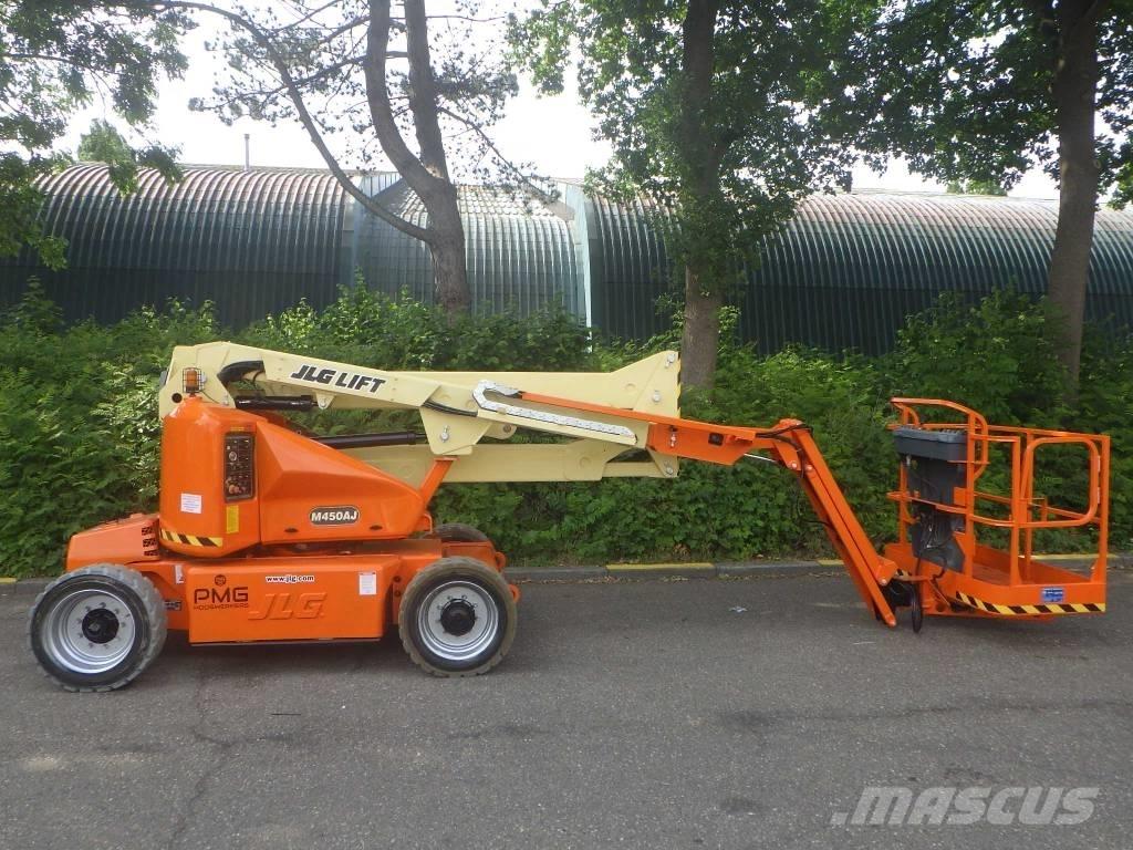 JLG M450AJ Karos emelők