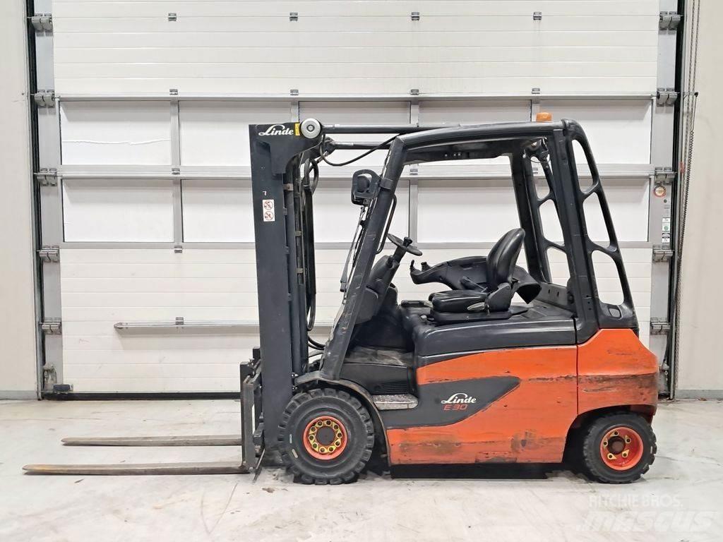 Linde E30-01 Elektromos targoncák