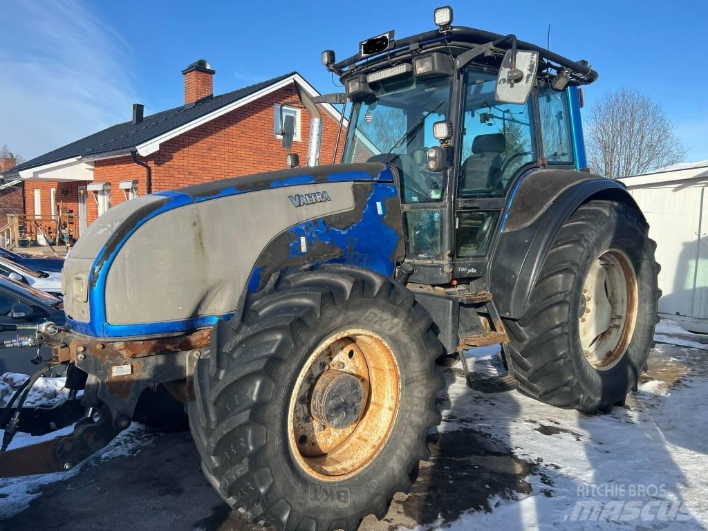 Valtra T 160 Traktorok