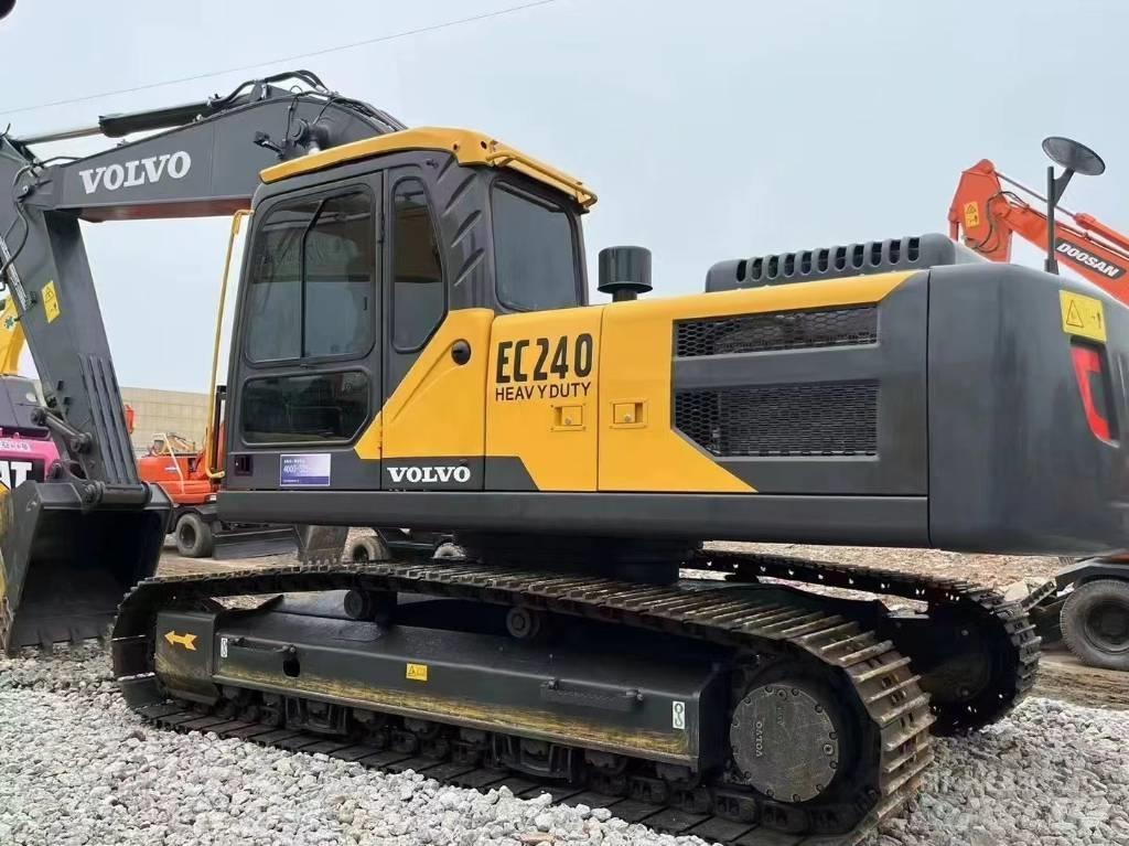 Volvo EC 240 Lánctalpas kotrók