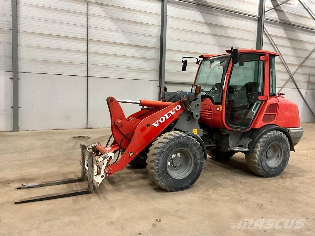 Volvo L 25 F Gumikerekes homlokrakodók