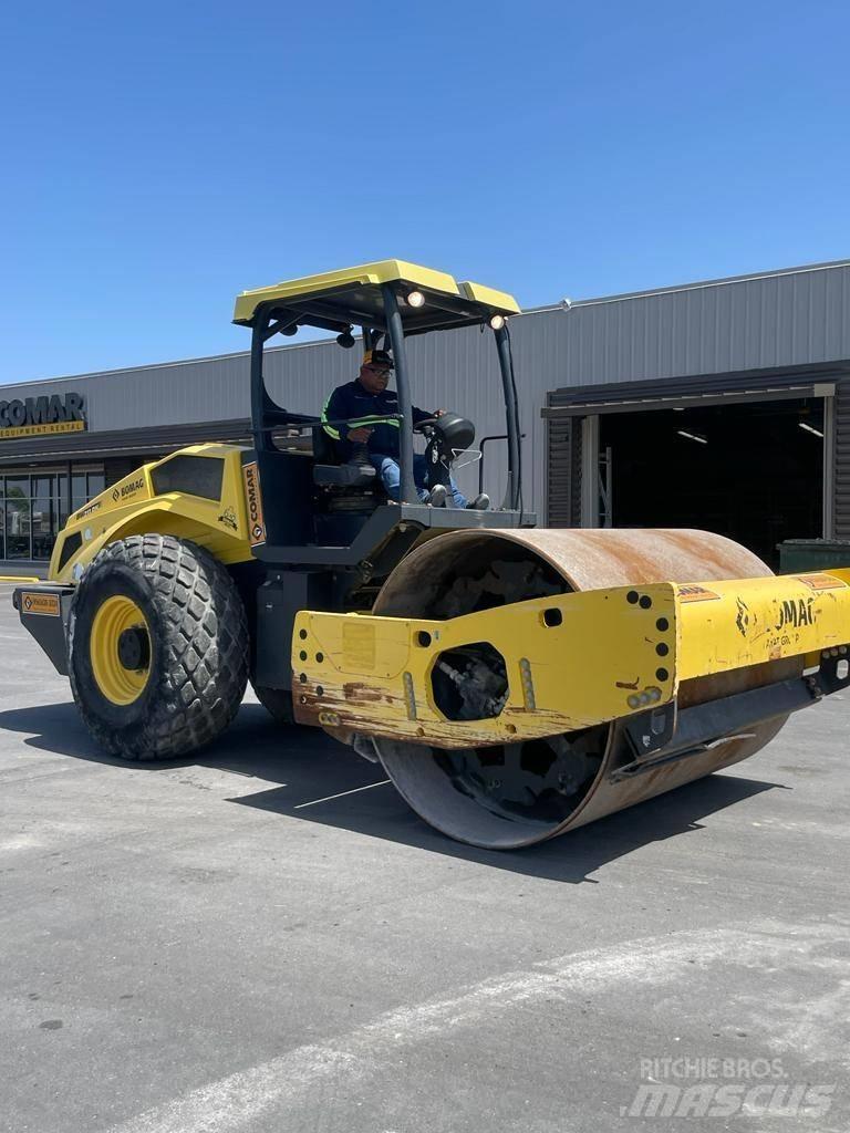 Bomag BW 211 DH-5 Egydobos hengerek