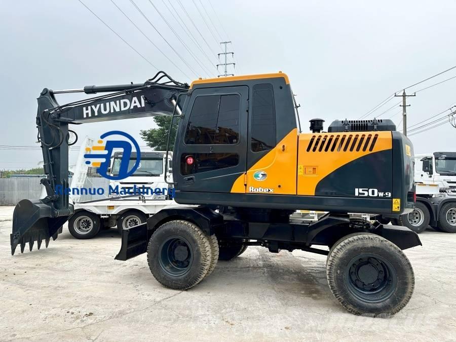 Hyundai 150W-9 Gumikerekes kotrók