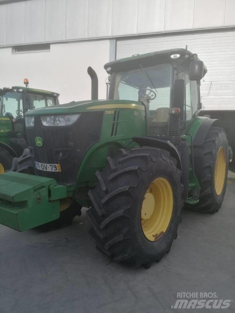 John Deere 7230 R Traktorok
