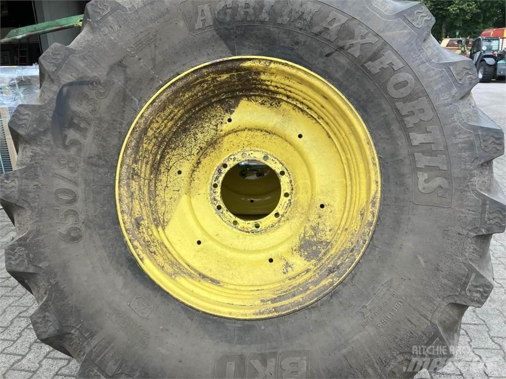 BKT 650/85R38 Gumiabroncsok, kerekek és felnik