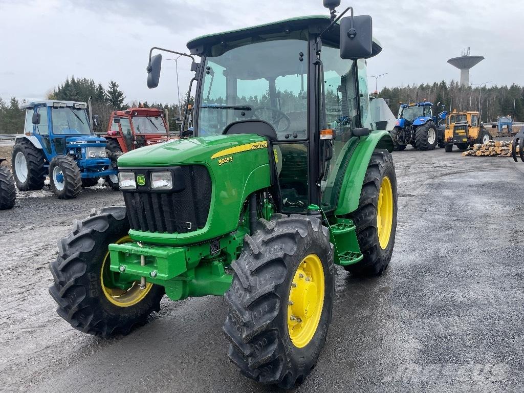 John Deere 5055 E Traktorok