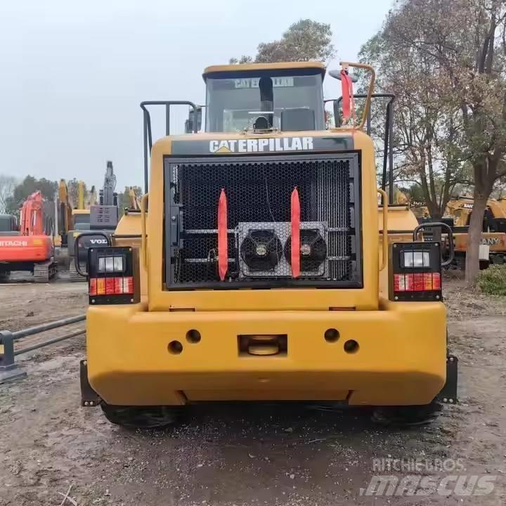 CAT 966 H Gumikerekes homlokrakodók