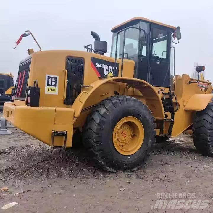 CAT 966 H Gumikerekes homlokrakodók