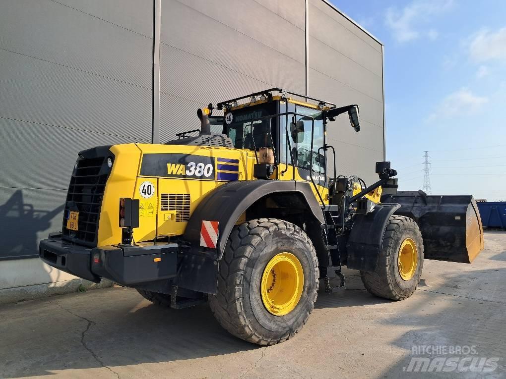 Komatsu WA380-8E0 Gumikerekes homlokrakodók
