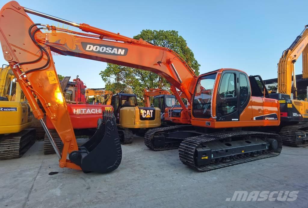 Doosan DX 225 LC Lánctalpas kotrók