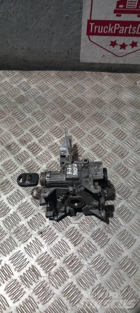 MAN TGX   7360051146 Vezetőfülke és belső tartozékok