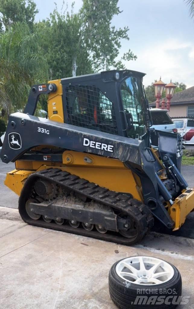 John Deere 331G Kompaktrakodók
