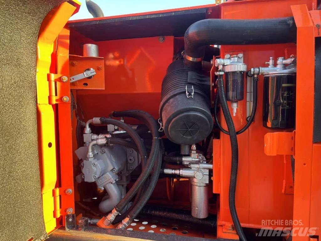 Hitachi ZX 70 Lánctalpas kotrók