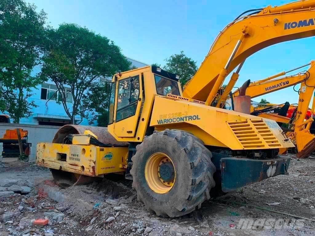 Bomag BW 225 D-3 Ikerdobos hengerek